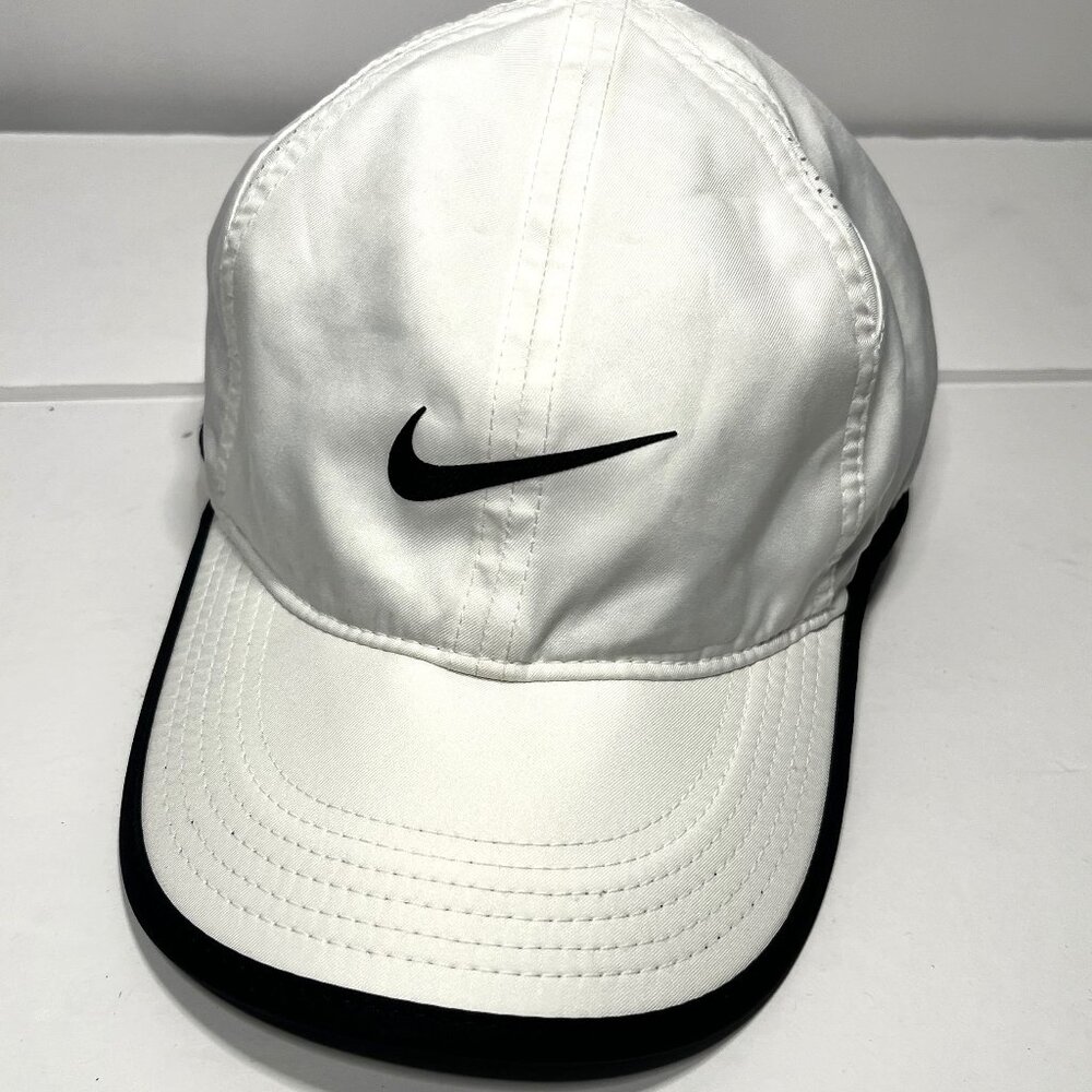 Nike Featherflight Dri-FIT Swoosh Logo White Adjustable Pro Fit Baseball Cap Hat